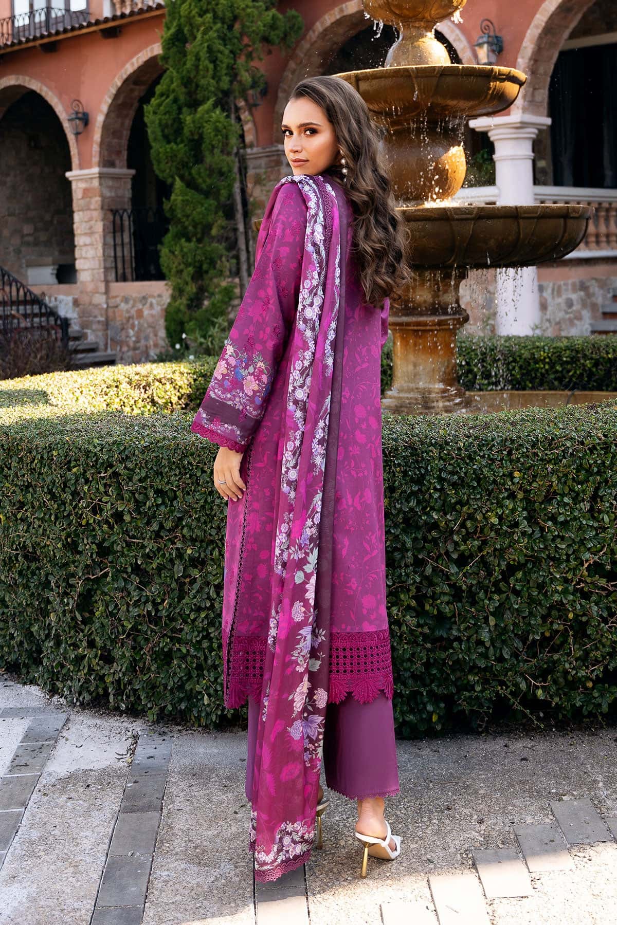 Afrozeh Eden B Damask The Holiday Edit 2025 - Image 2