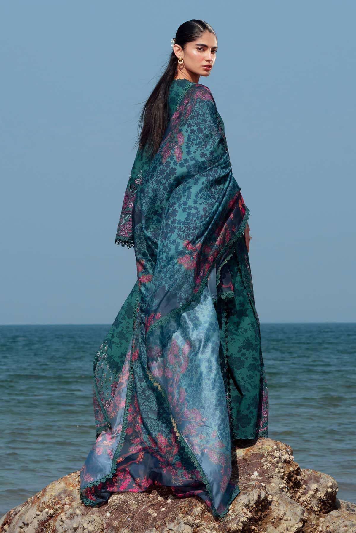 Afrozeh Emerald Summer Together Lawn 2025 - Image 2