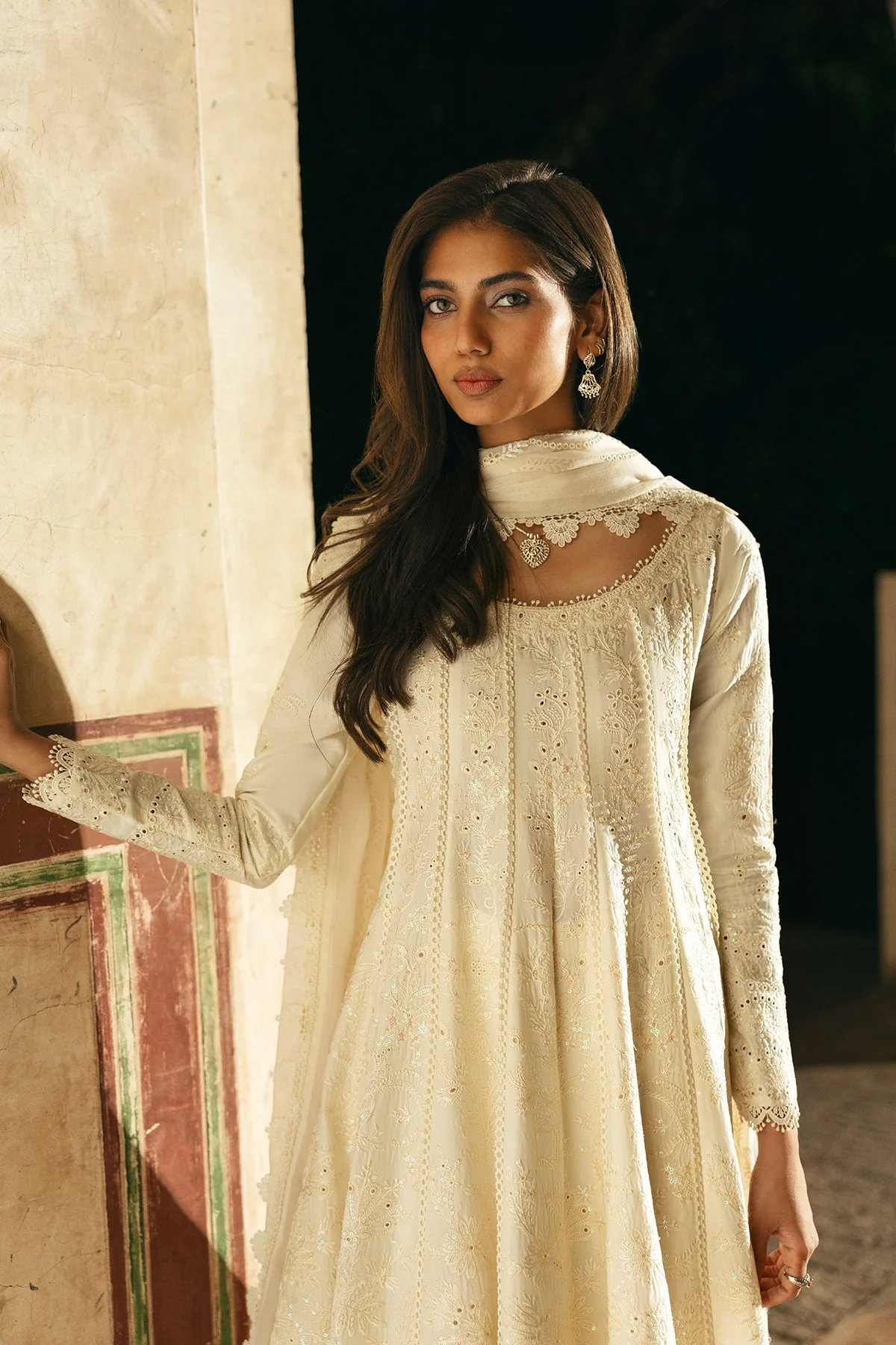 Afrozeh Ishq Mulaqatat Festive Lawn 2025 - Image 2