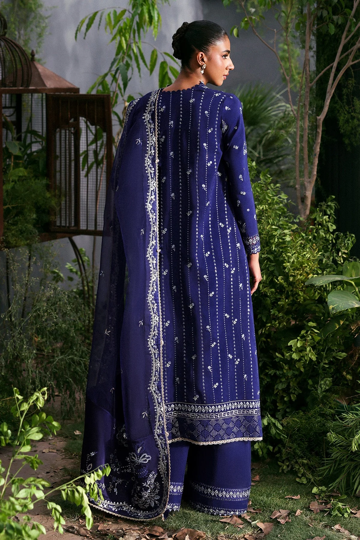 Afrozeh Maison La Fuchsia Festive Collection 2025 - Image 2