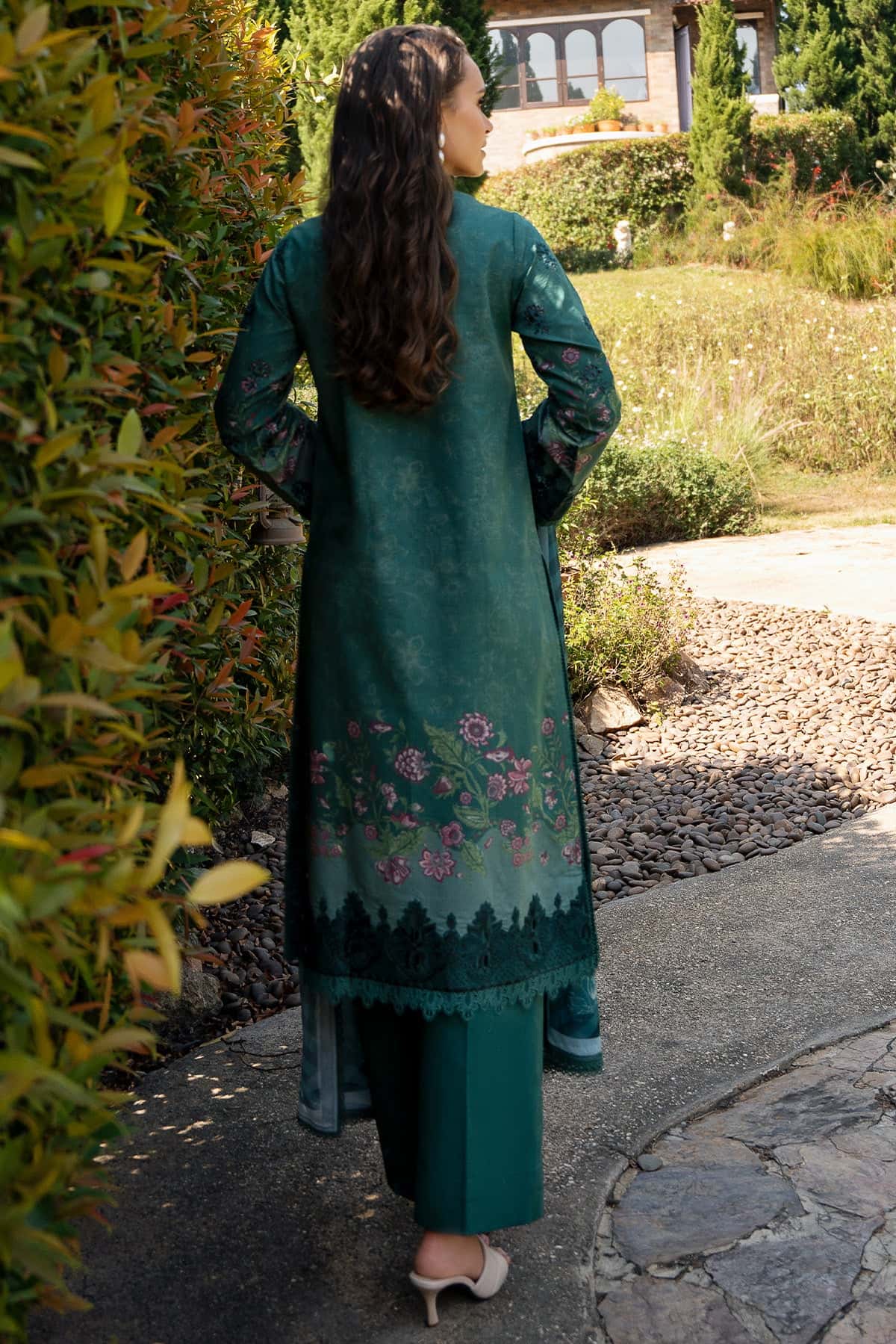 Afrozeh Opaline A Damask The Holiday Edit 2025 - Image 2