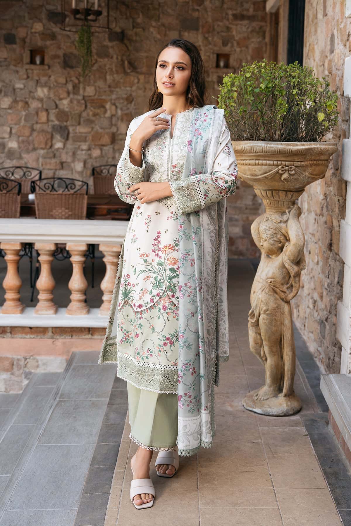Afrozeh Rosheen A Damask The Holiday Edit 2025
