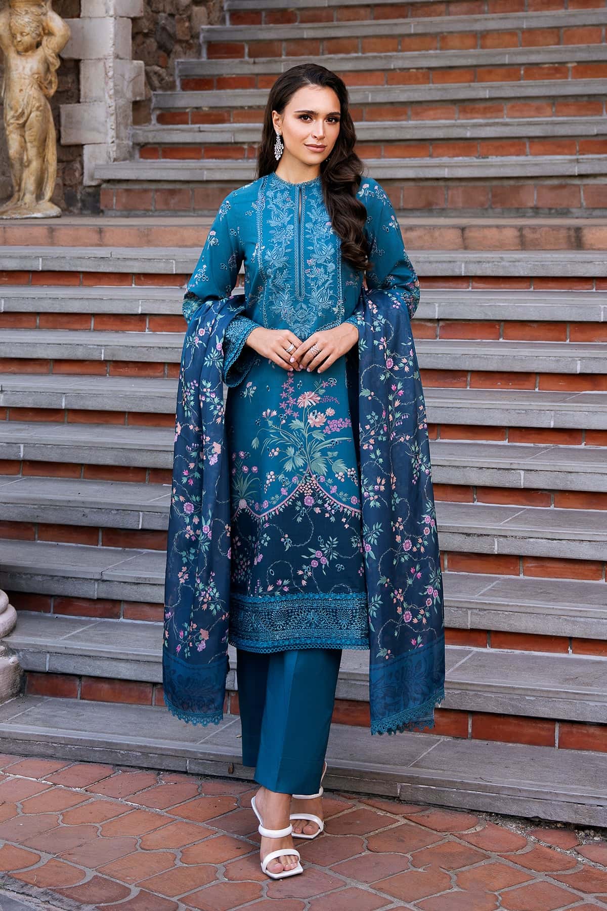 Afrozeh Rosheen B Damask The Holiday Edit 2025