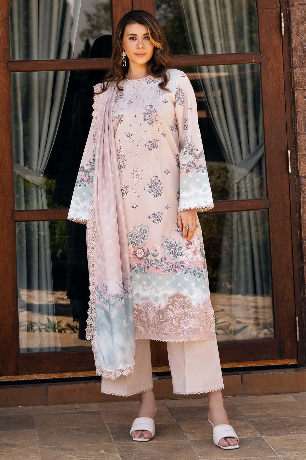 Afrozeh Seraphina B Damask The Holiday Edit 2025 - Image 2