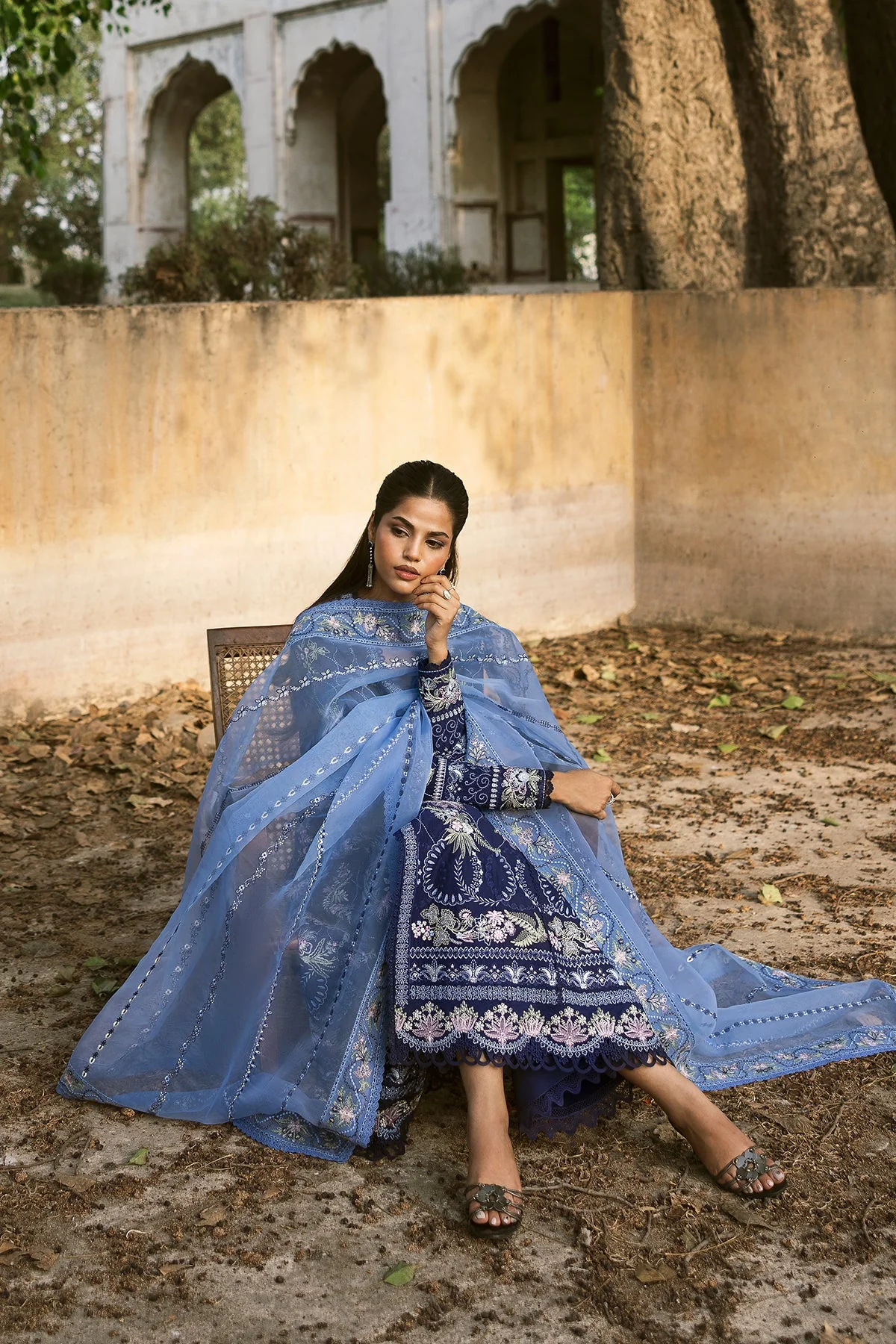 Afrozeh Shiddat Mulaqatat Festive Lawn 2025 - Image 2