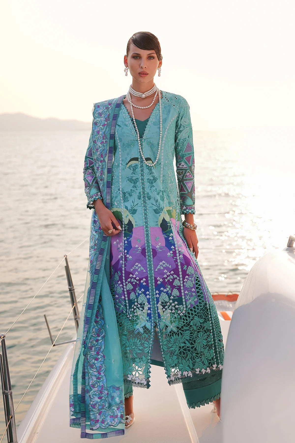 Afrozeh Sovana Lawn 2025