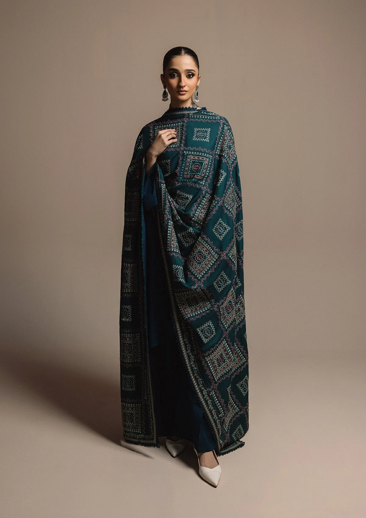 AIK Atelier Karandi Look 01 Aik Roz Karandi 2025