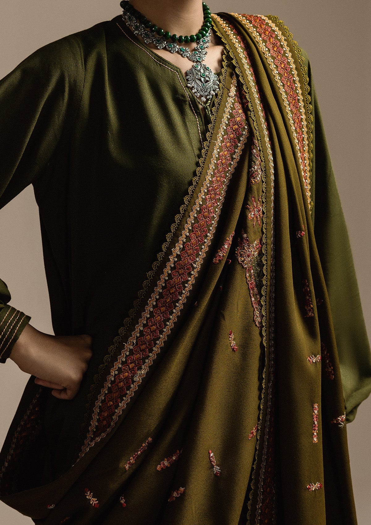 AIK Atelier Karandi Look 05 Aik Roz Karandi 2025 - Image 2