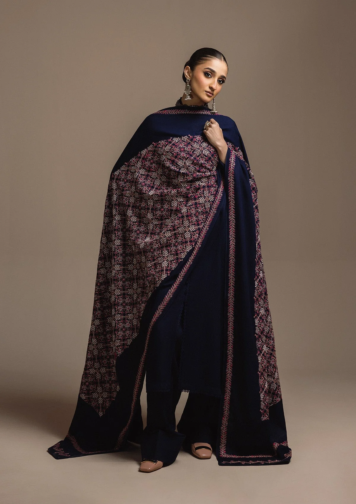 AIK Atelier Karandi Look 06 Aik Roz Karandi 2025