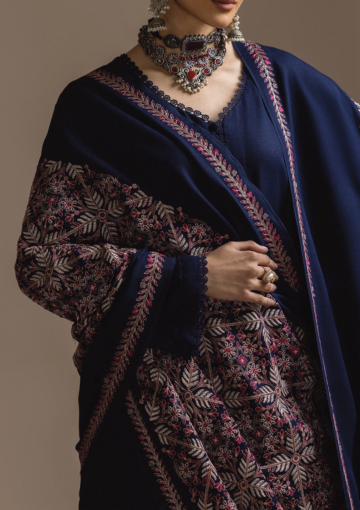 AIK Atelier Karandi Look 06 Aik Roz Karandi 2025 - Image 2