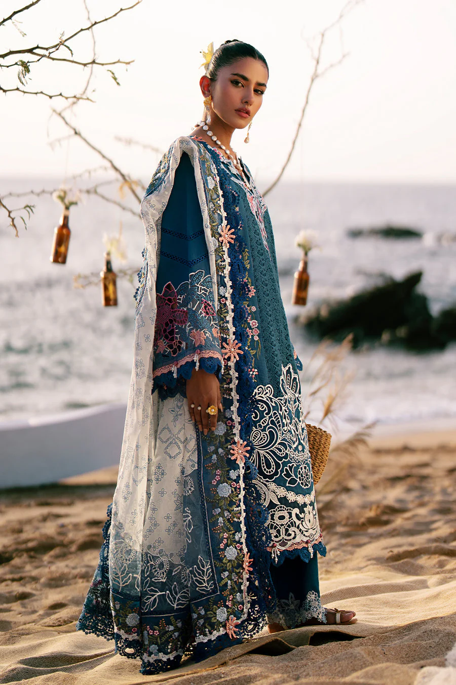 AJR Couture Aura Dastan Luxury Lawn 2025 - Image 2