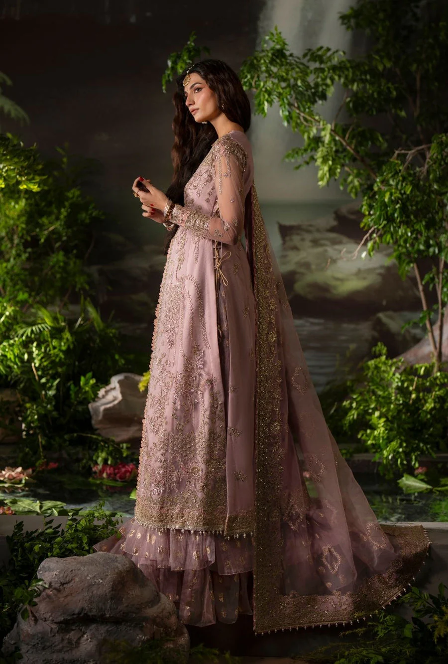 AJR Couture Dhanak Dastan e Ishq 2025 - Image 2
