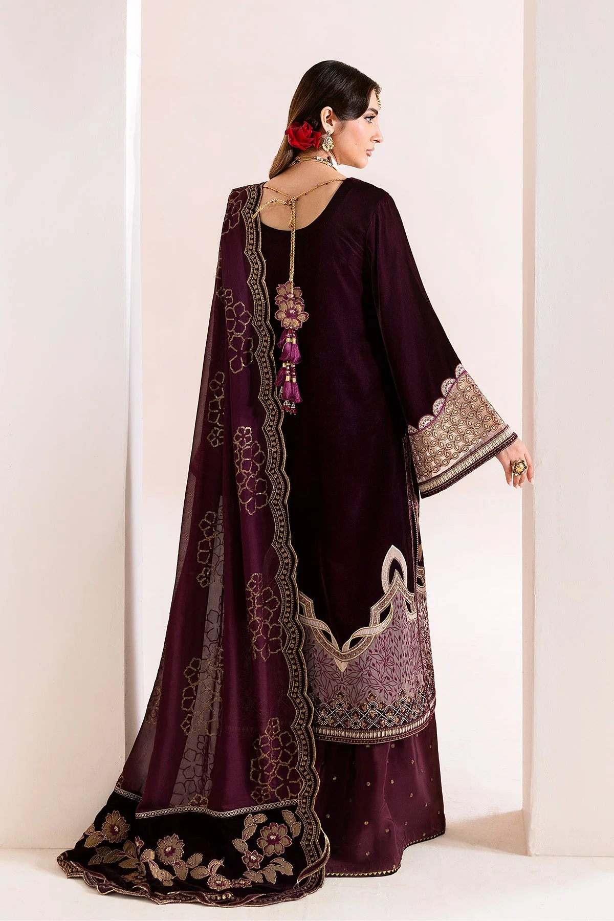 Alizeh AF-VLT-2221-Mehree Makhmal Luxury Velvet Edit 2025 - Image 2
