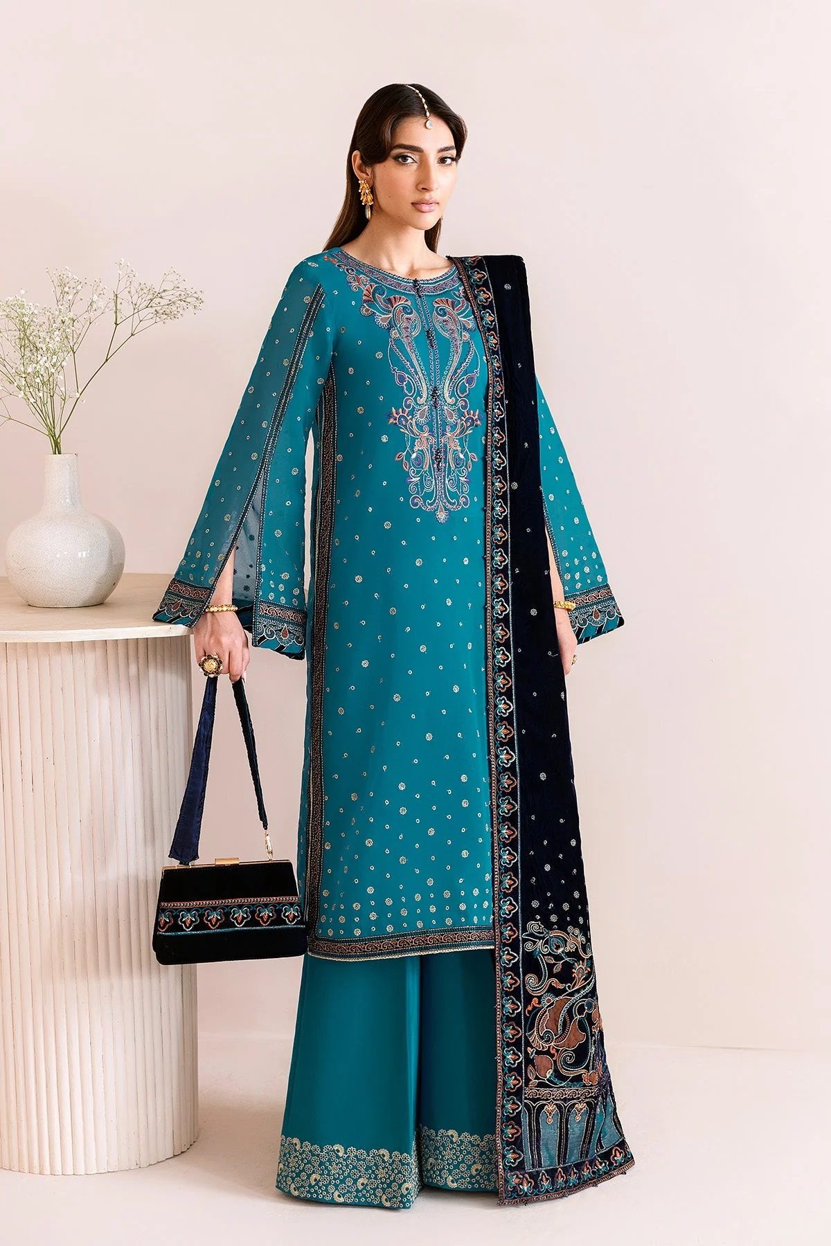 Alizeh AF-VLT-2225-Nelofer Makhmal Luxury Velvet Edit 2025
