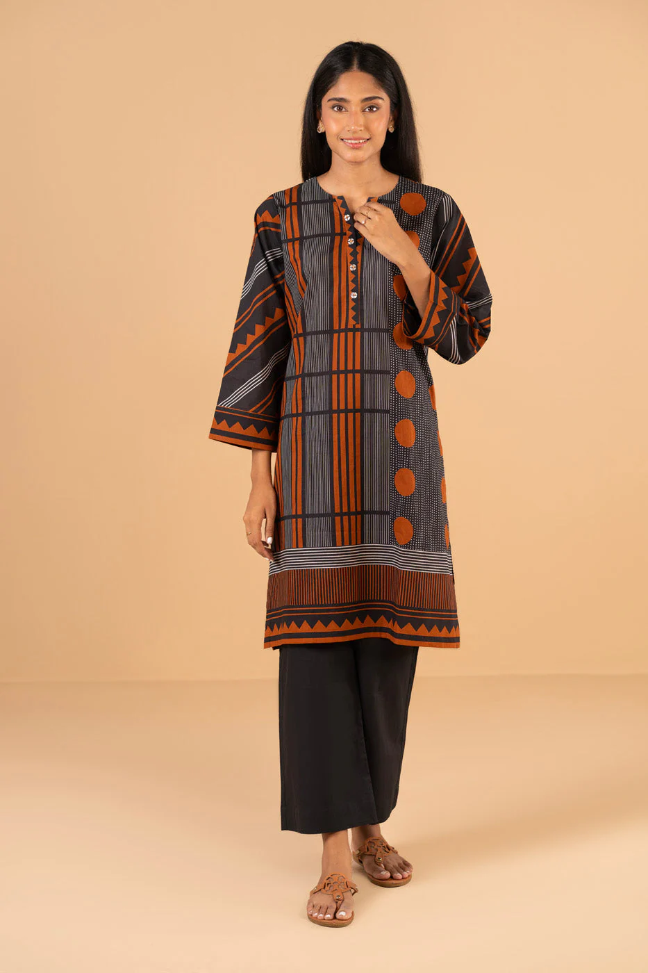 Alkaram CAP2P25-7-458-Black-Orange Hello Winter Woman 2026
