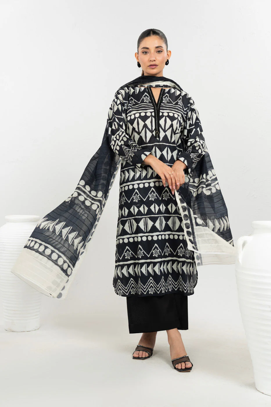 Alkaram CAP3P25-6-363-Black-White Hello Winter Woman 2026