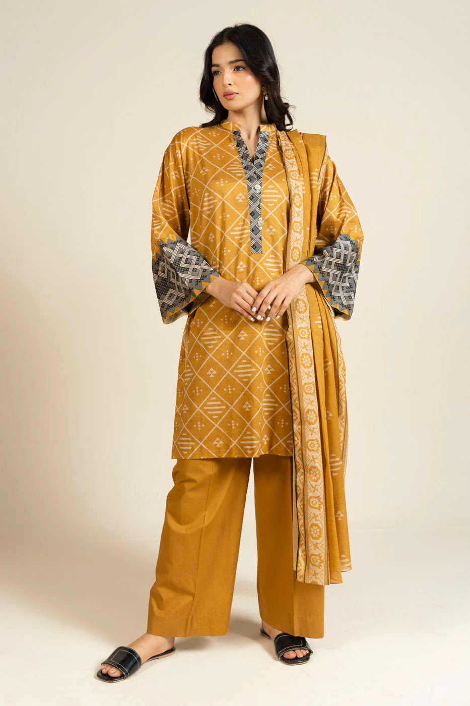 AlKaram Efl 05 3p25 Mustard Spring Summer 2026