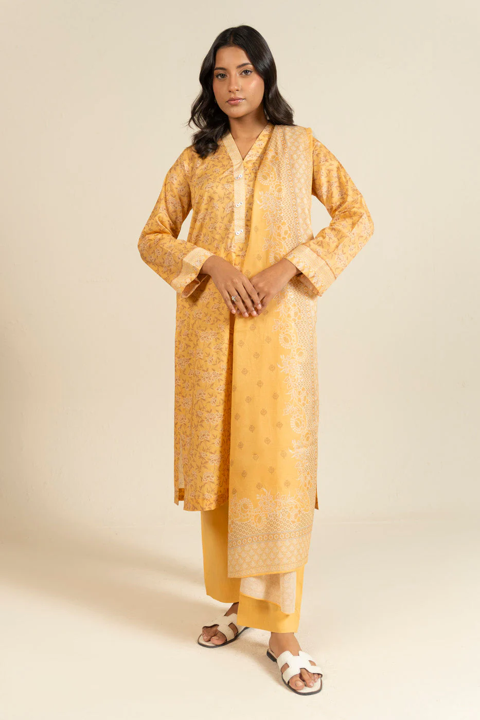 AlKaram Efl 37 3p25 Light Orange Spring Summer 2026