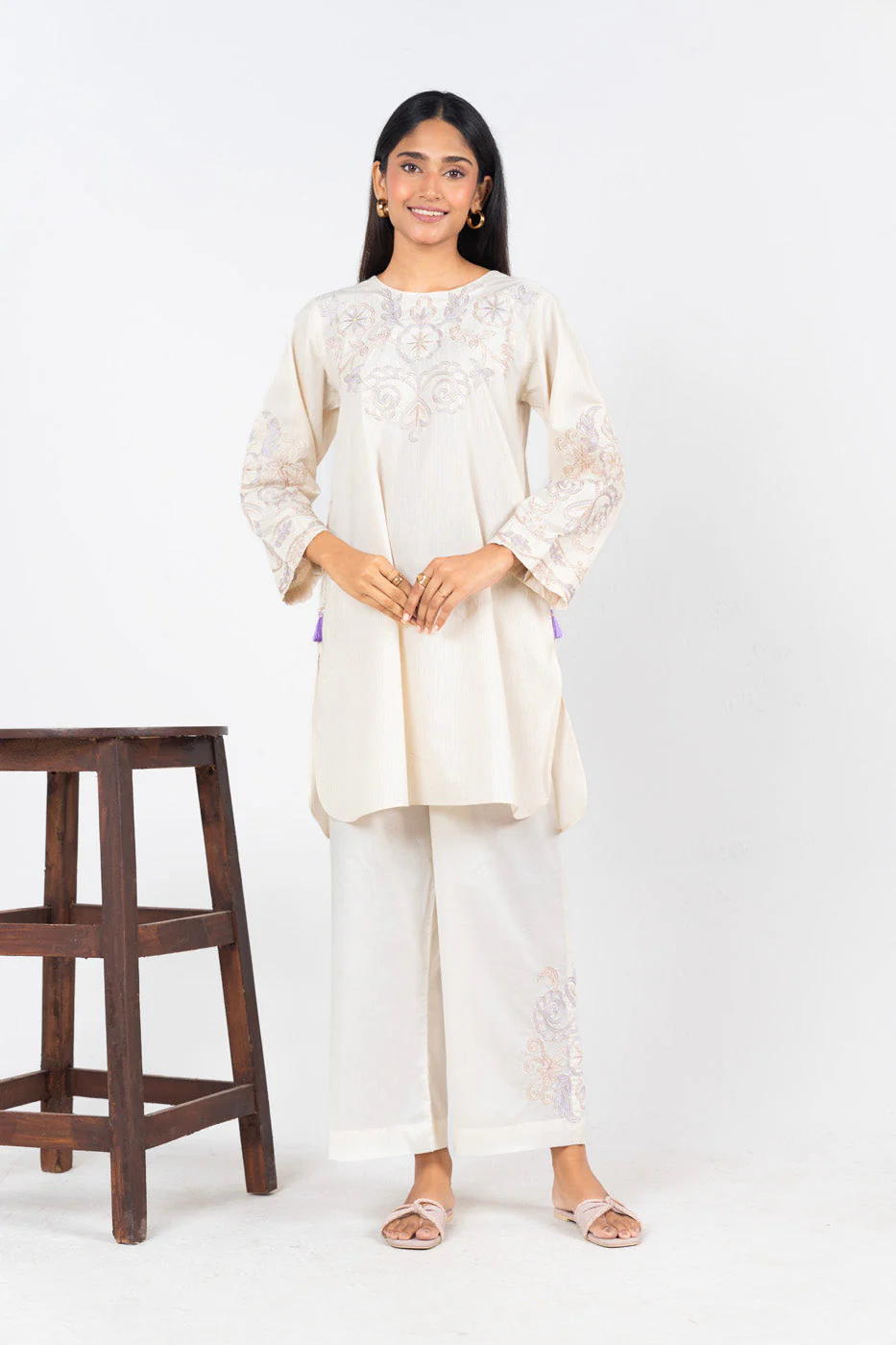 Alkaram FDE2P25-5-328-Cream Hello Winter Woman 2026
