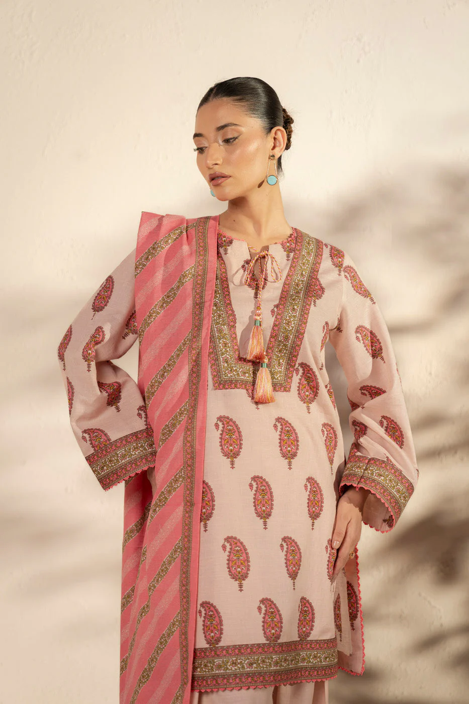 Alkaram FW-100.1-25-1-Pink Winter Collection 2025 - Image 2