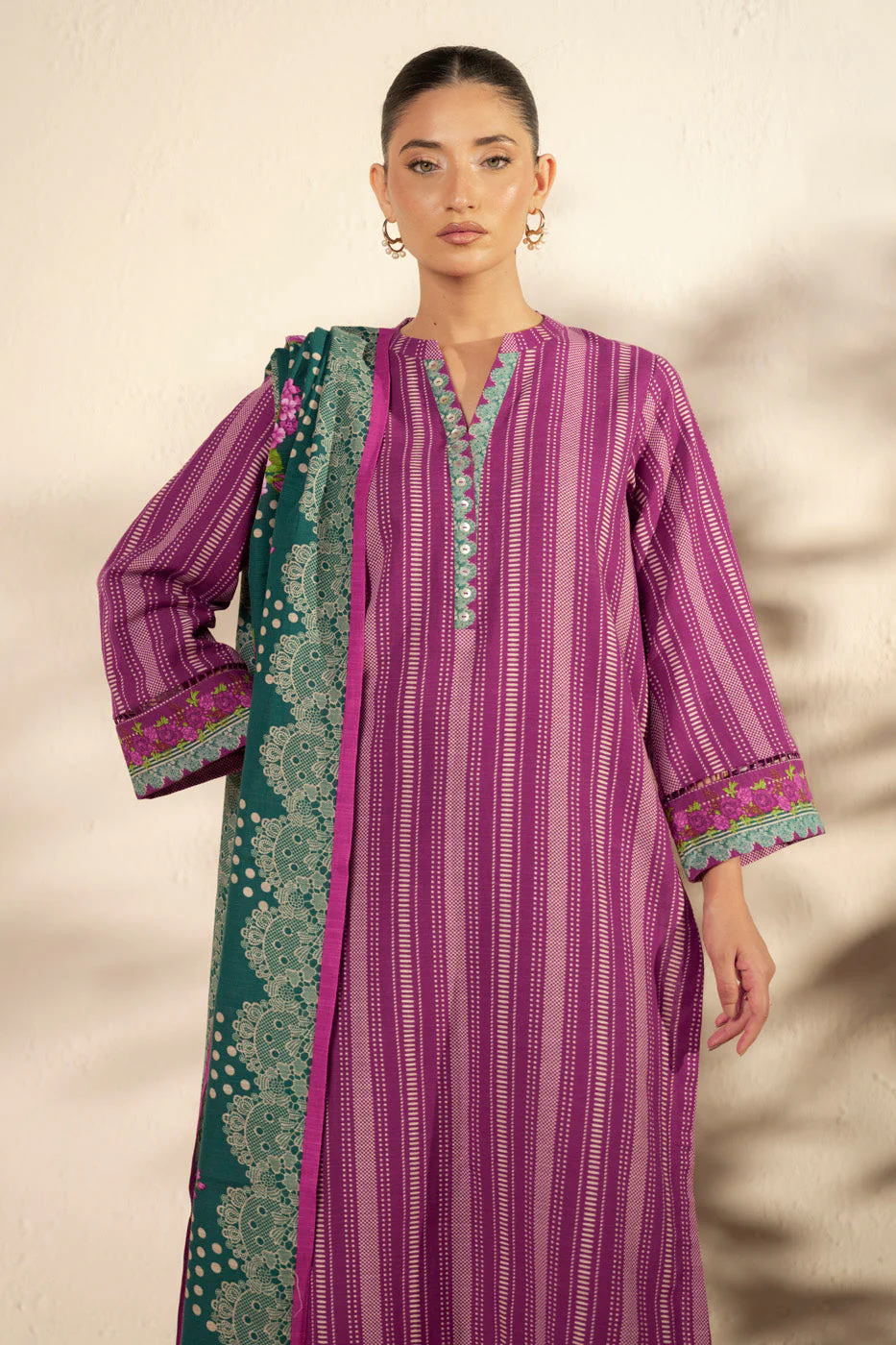 Alkaram FW-101.1-25-1-Pink Winter Collection 2025 - Image 2