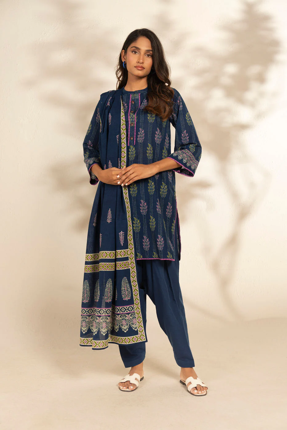 Alkaram FW-103.1-25-1-Blue Winter Collection 2025