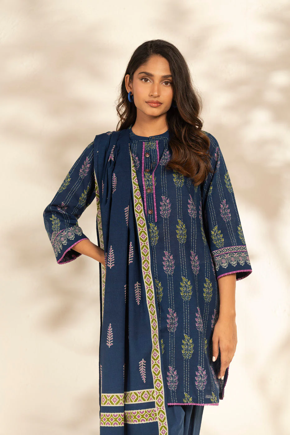 Alkaram FW-103.1-25-1-Blue Winter Collection 2025 - Image 2