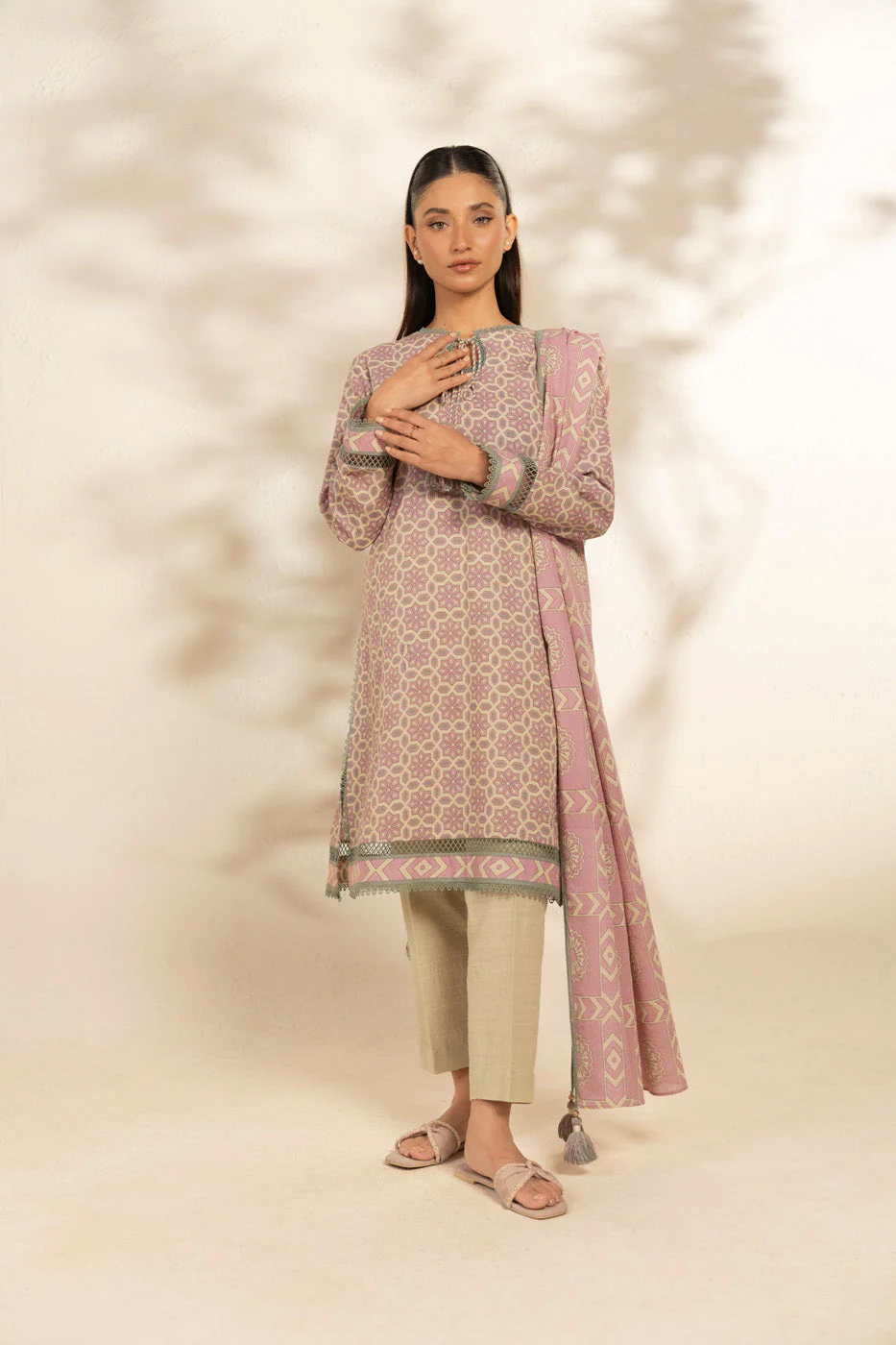 Alkaram FW-106.1-25-1-Pink Winter Collection 2025