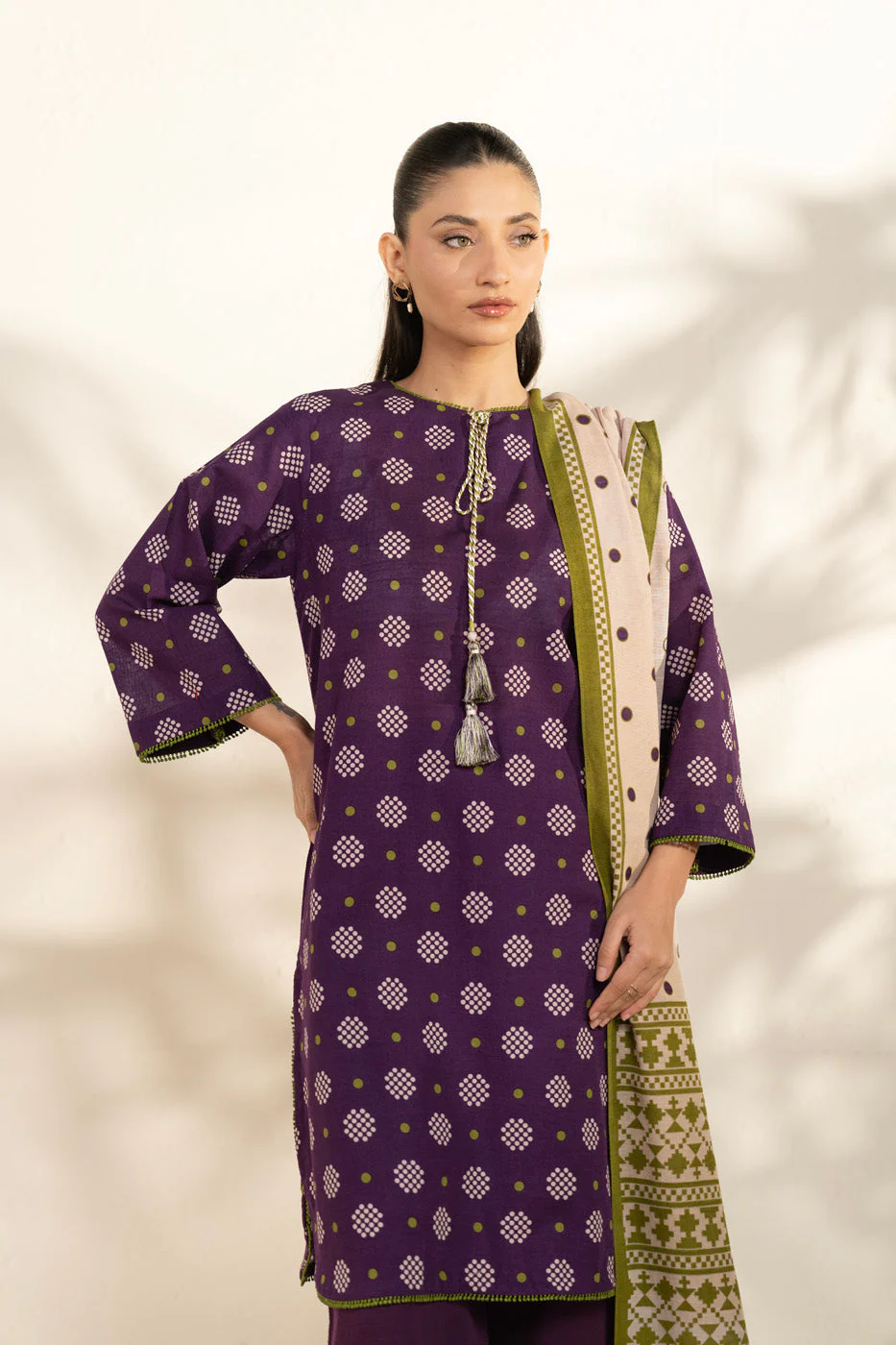 Alkaram FW-107.1-25-1-Purple Winter Collection 2025 - Image 2