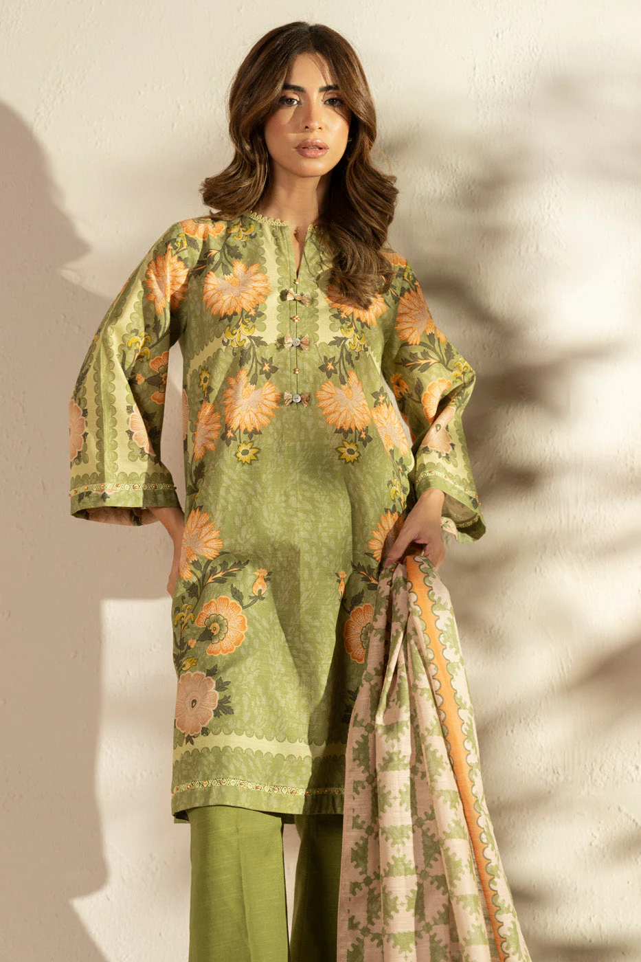 Alkaram FW-107-25-1-Green Winter Collection 2025 - Image 2