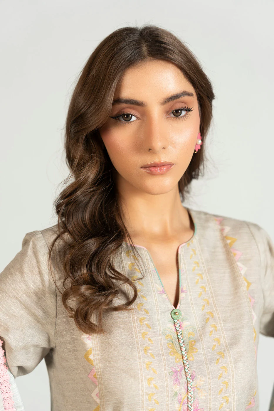 Alkaram FW-130.1-25-2-Grey Winter Collection 2025 - Image 2