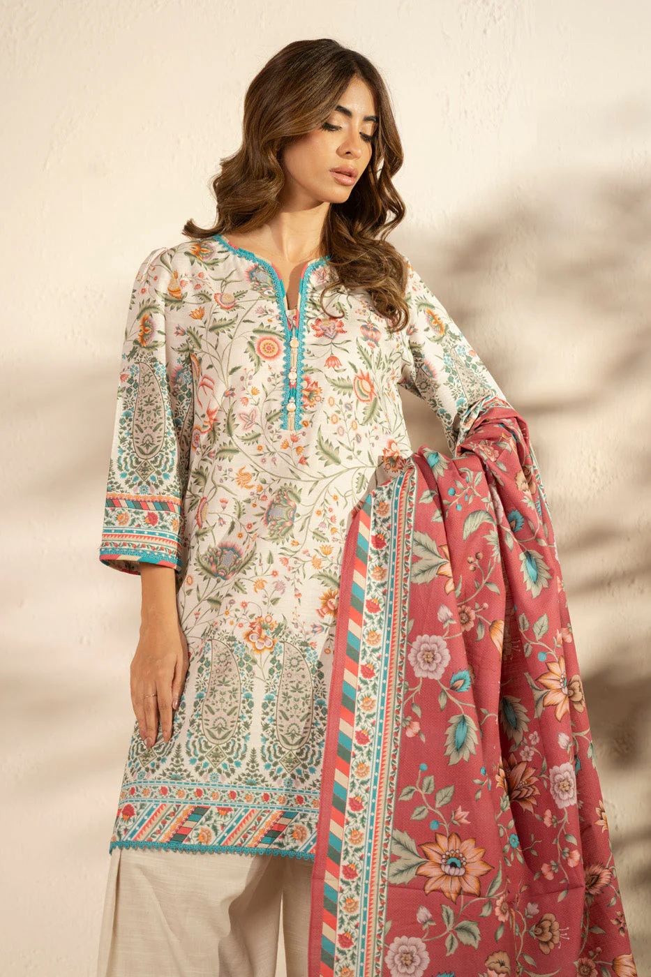 Alkaram FW-137.1-25-2-White Winter Collection 2025 - Image 2