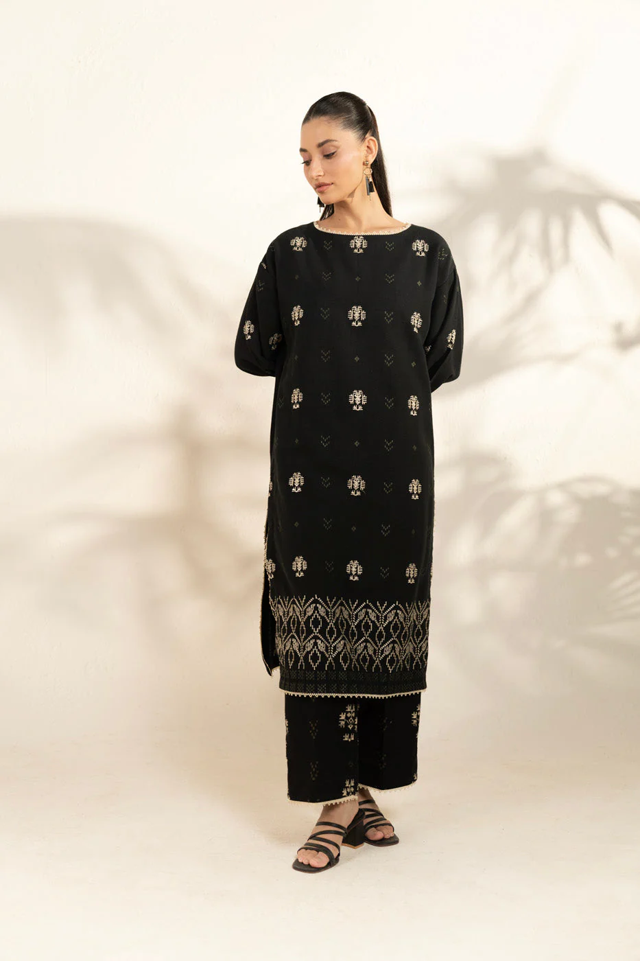 Alkaram FW-143-25-1-Black Winter Collection 2025