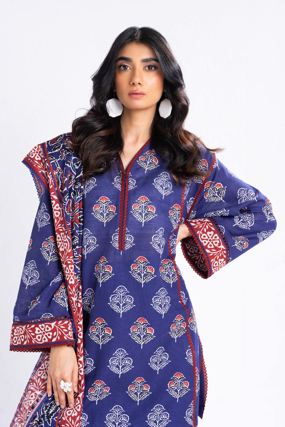 Alkaram FW-15-1-24-Black  Winter Collection 2024 - Image 2