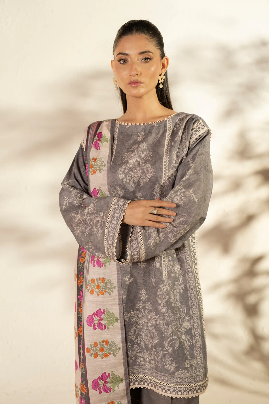 Alkaram FW-156-25-2-Grey Winter Collection 2025 - Image 2