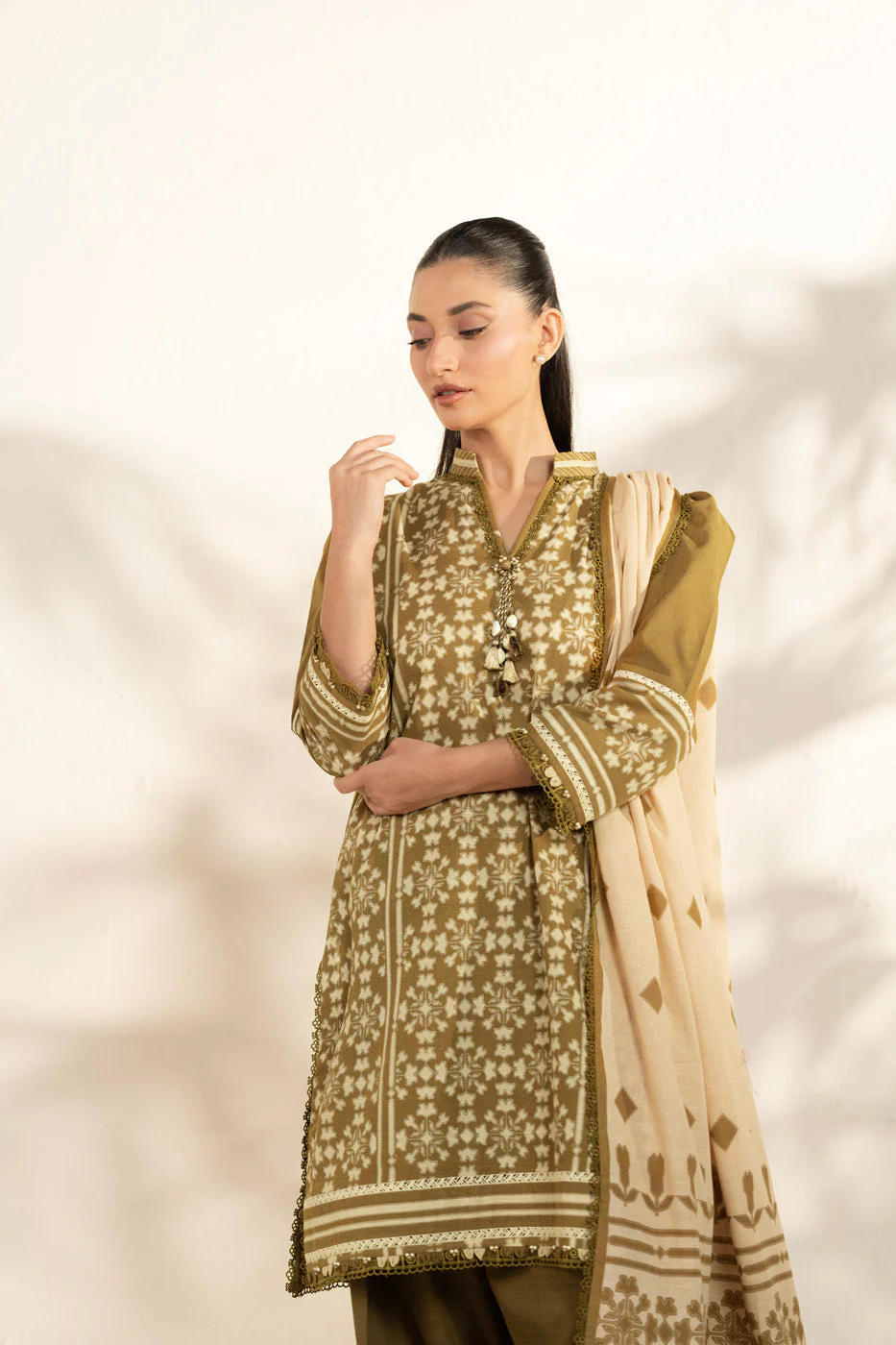 Alkaram FW-162.1-25-1-Olive_Green Winter Collection 2025 - Image 2
