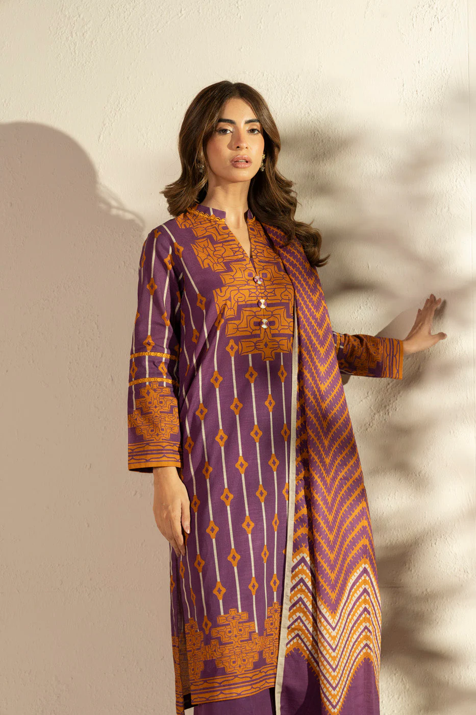 Alkaram FW-162-25-2-Purple Winter Collection 2025 - Image 2