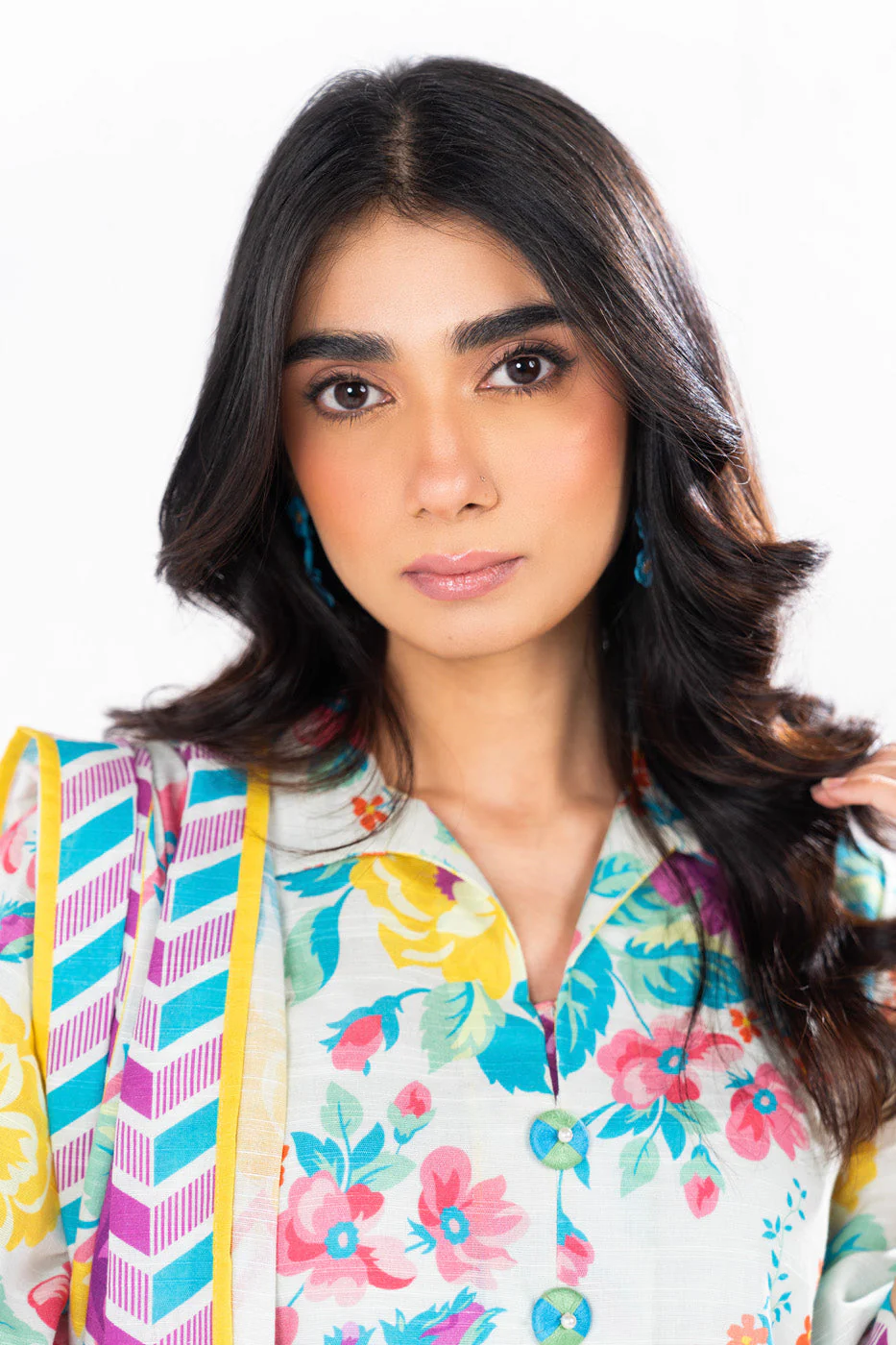 Alkaram FW-56-24-Cream Winter Collection 2024 - Image 2