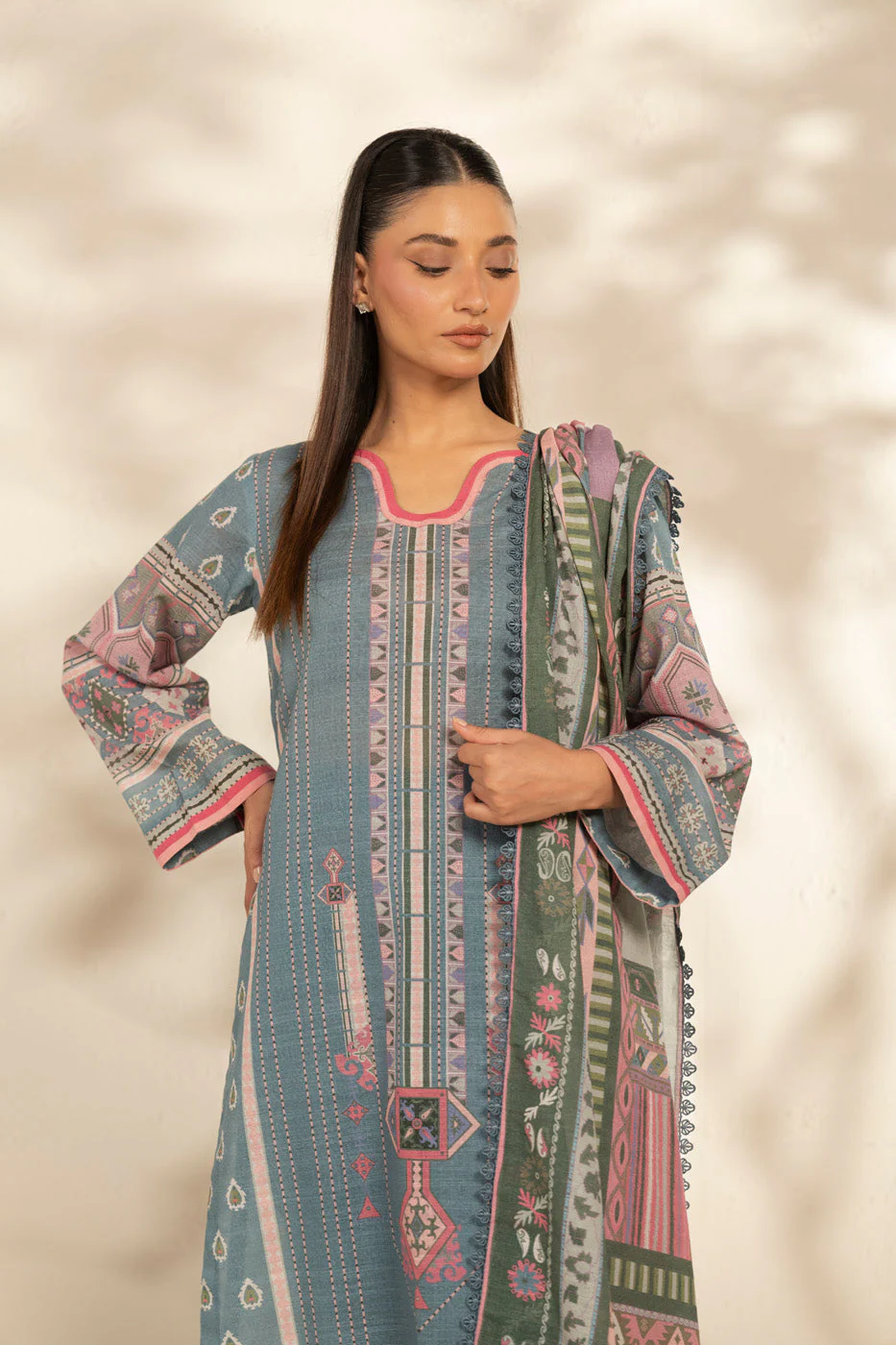 Alkaram FW-97.1-25-1-Grey Winter Collection 2025 - Image 2