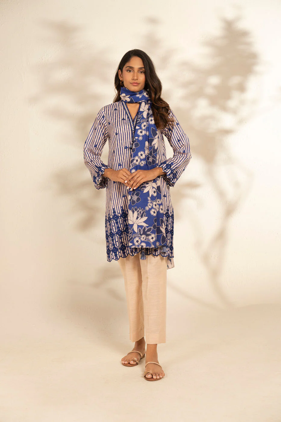 Alkaram FW-99-25-1-Blue Winter Collection 2025