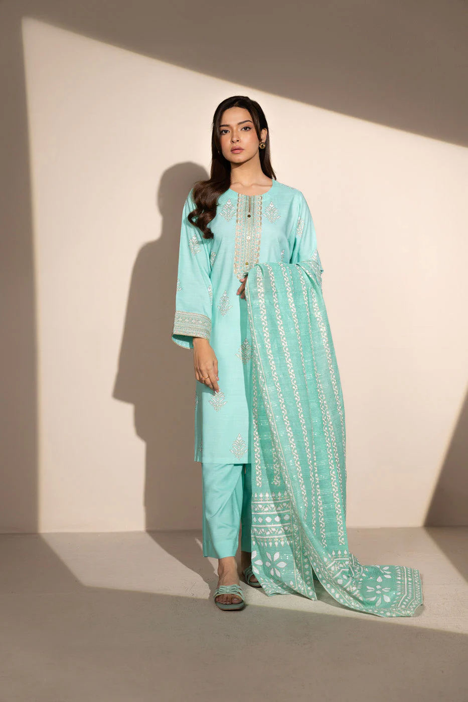 Alkaram GFSU5969-Green Hello Winter Woman 2026