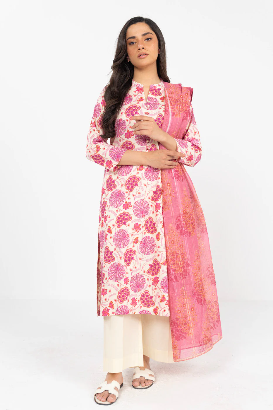 Alkaram GFSU6075-Beige-Pink Hello Winter Woman 2026