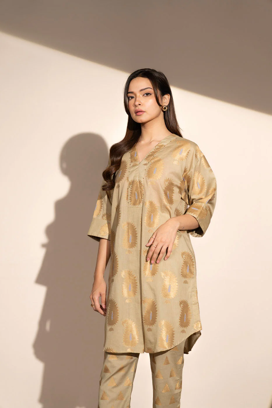 Alkaram GFSU6189-Golden Hello Winter Woman 2026 - Image 2