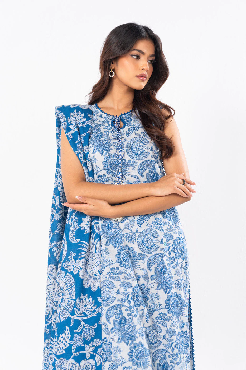 Alkaram SLR-75-24-7-Beige Winter Collection 2024 - Image 2