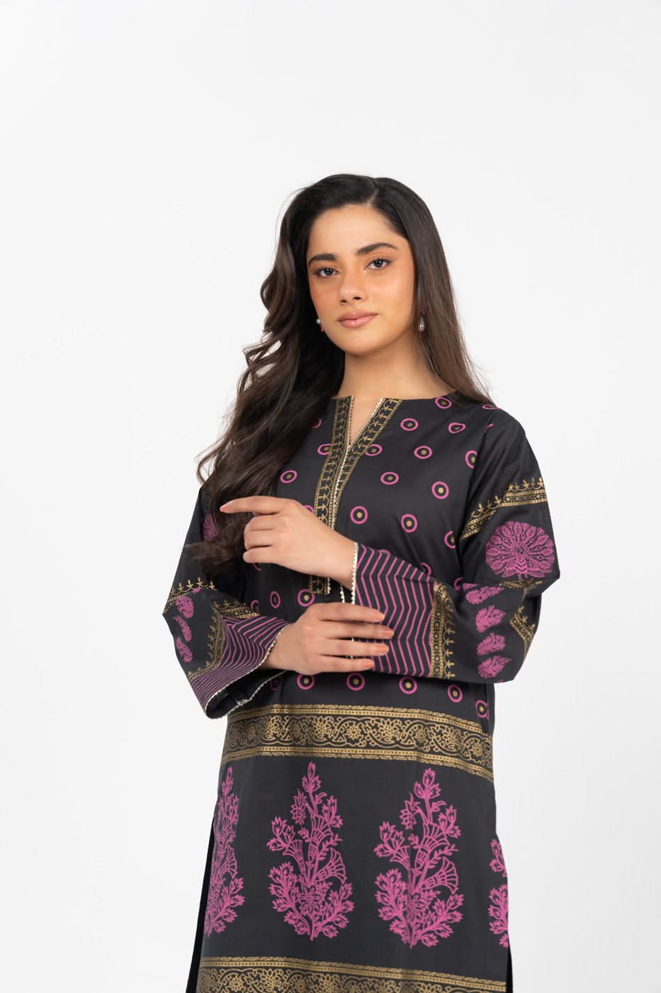 Alkaram Studio GFSU6039-Black Husn-E-Eid 2025 - Image 2