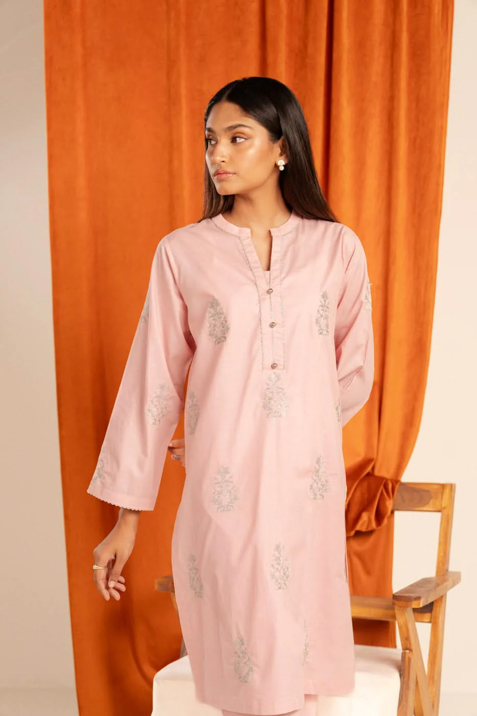 Alkaram Studio GFSU6065-Pink Husn-E-Eid 2025 - Image 2