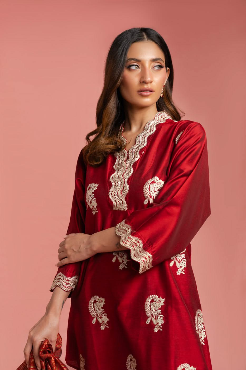 Alkaram Studio GFSU6070-Red Husn-E-Eid 2025 - Image 2