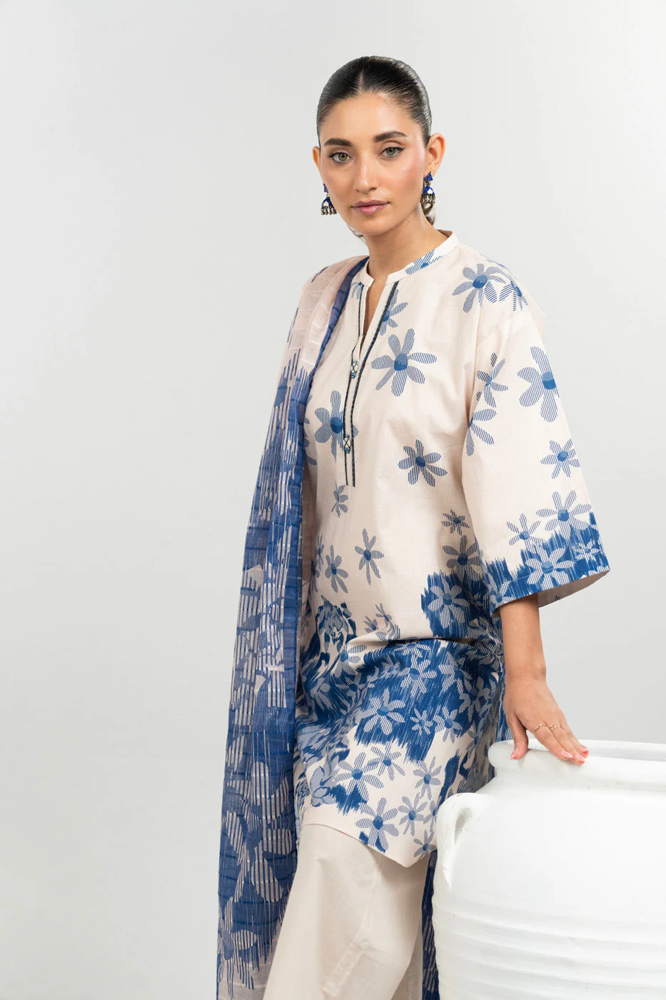 Alkaram WSP3P25-5-287-Blue-Cream Hello Winter Woman 2026 - Image 2