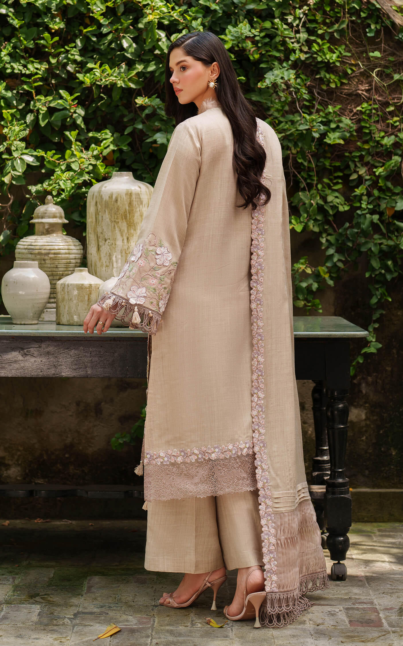 Asifa N Nabeel Blanc LWC25-03 Embroidered Pashmina Luxe Winter Collection 2025 - Image 2