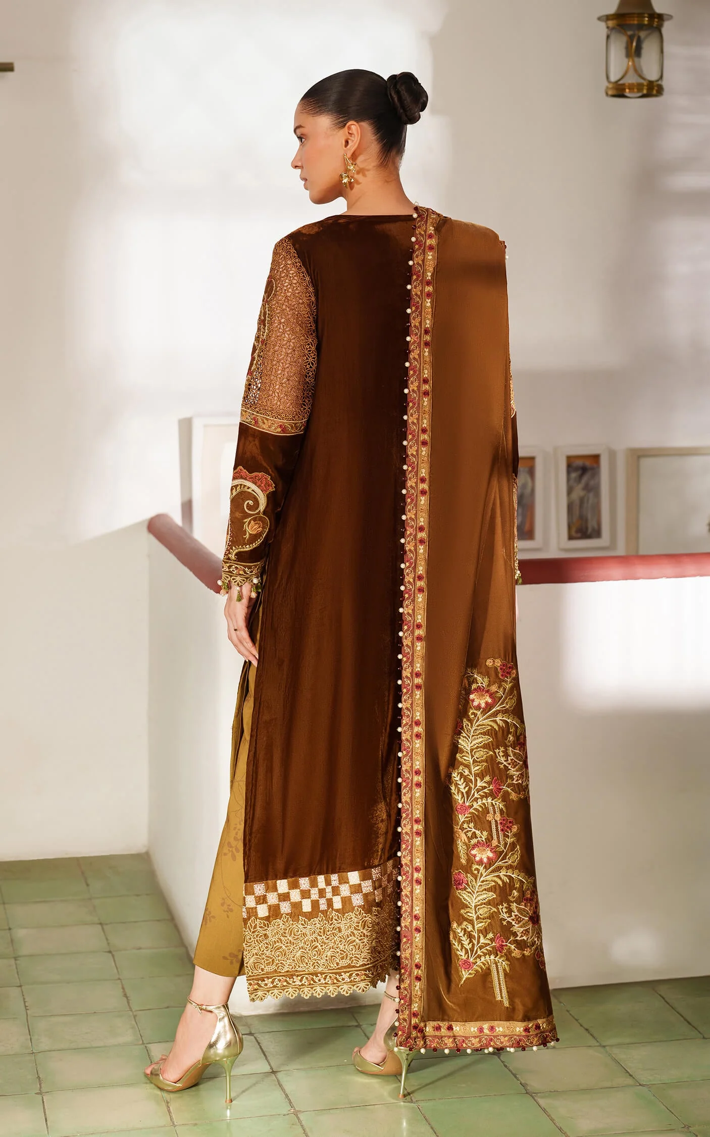 Asifa N Nabeel Cedar LWC25-08 Embroidered Pashmina Luxe Winter Collection 2025 - Image 2